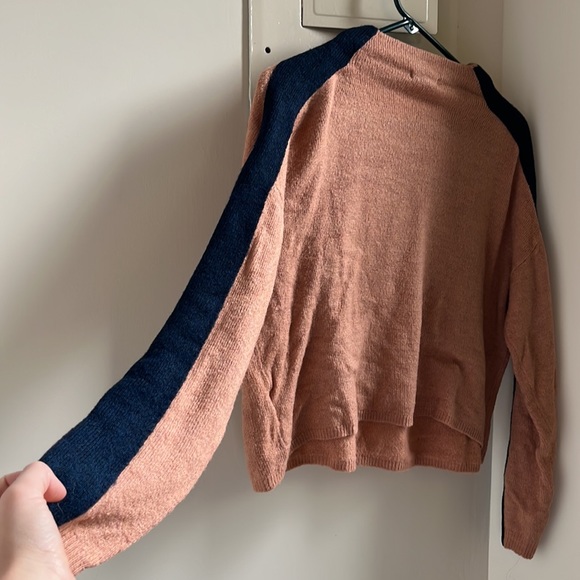 Pink sweater ! - Picture 3 of 3